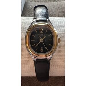Timex Women's Analog Watch Black Buckle Band